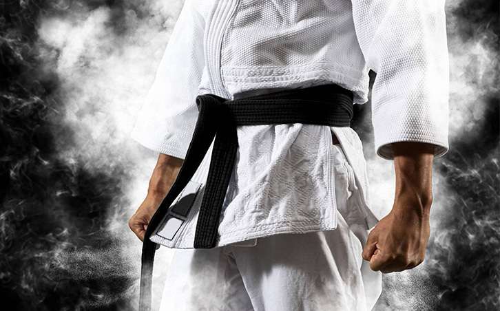 White Kimono with Black Belt Wallpaper